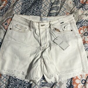 Judy Blue white cut off jean shorts